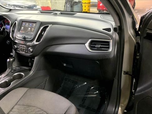 Used 2019 Chevrolet Equinox LT image 18