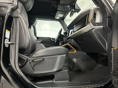 Used 2022 Ford Bronco Badlands w/ Sasquatch Package AWD/4WD image 26