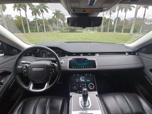 Used 2020 Land Rover Range Rover Evoque SE image 19