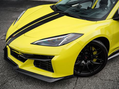 Used 2023 Chevrolet Corvette Z06 w/ LPO, Roadside Safety Package RWD image 2