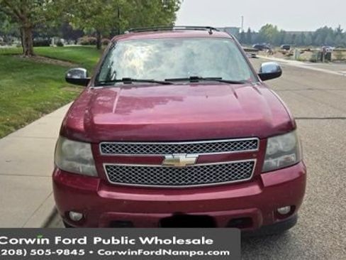 Used 2009 Chevrolet Suburban LTZ AWD/4WD image 3