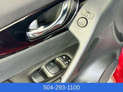 Used 2021 Nissan Rogue Sport SV FWD image 19