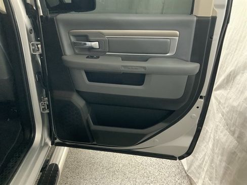 Used 2019 RAM 1500 Classic SLT image 21