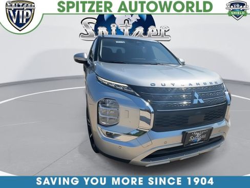 Used 2024 Mitsubishi Outlander SE AWD/4WD image 3