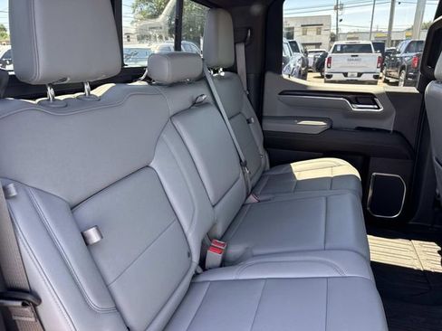 Used 2024 GMC Sierra 1500 SLT w/ SLT Premium Plus Package AWD/4WD image 12