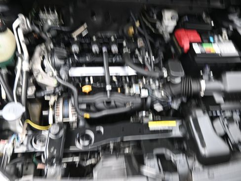 Used 2018 Nissan Kicks SR FWD image 21