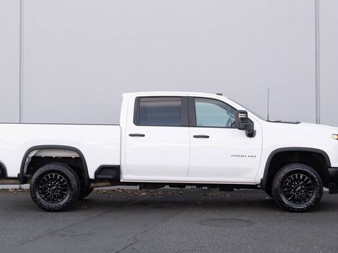 Used 2024 Chevrolet Silverado 3500 W/T image 24