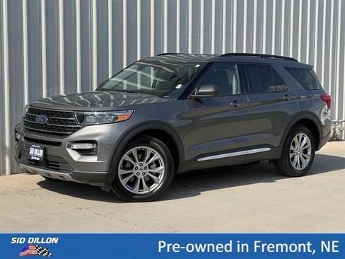 Used 2021 Ford Explorer XLT w/ Equipment Group 202A AWD/4WD image 1