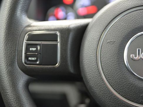 Used 2012 Jeep Liberty Sport image 20