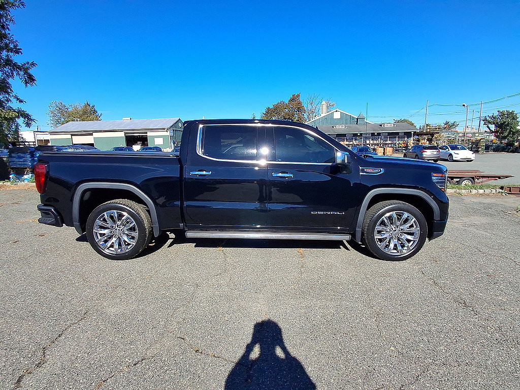 Used 2024 GMC Sierra 1500 Denali w/ Denali Reserve Package AWD/4WD image 9