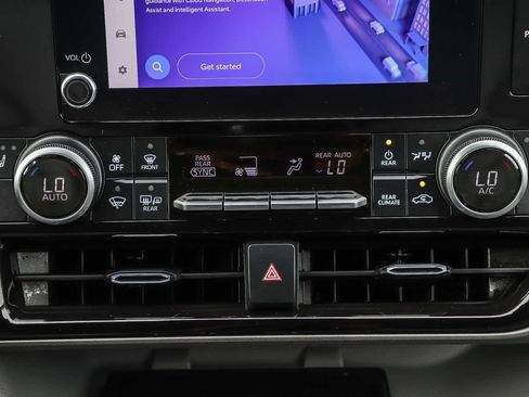 Used 2023 Toyota Highlander XLE image 15