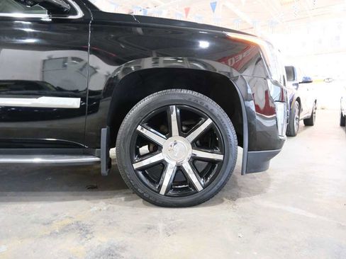 Used 2015 Cadillac Escalade ESV Premium image 15