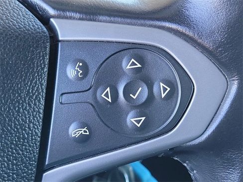 Used 2017 Chevrolet Colorado LT w/ LT Convenience Package image 9