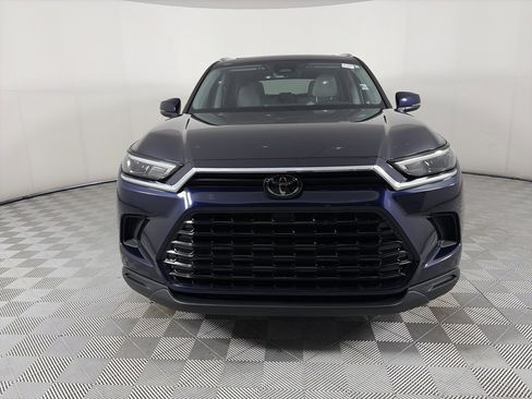 Used 2025 Toyota Grand Highlander FWD image 2