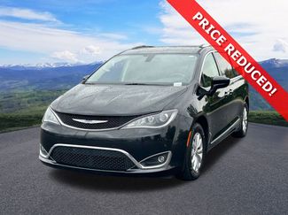 Used 2019 Chrysler Pacifica Touring-L image 1