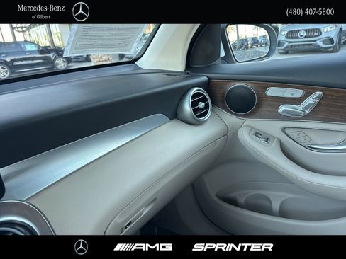 Used 2020 Mercedes-Benz GLC 300 image 24
