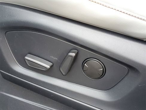 New 2026 Ford Explorer Active w/ Active Comfort Package image 8