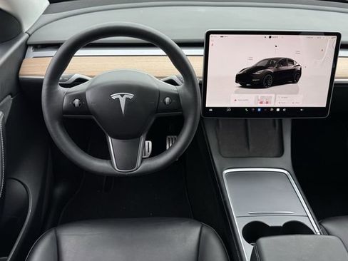 Used 2022 Tesla Model Y Performance image 11