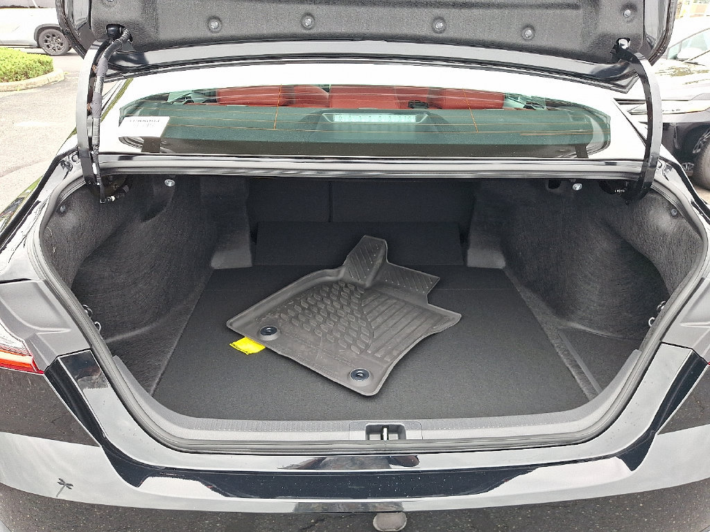 Used 2026 Toyota Camry XSE FWD image 30
