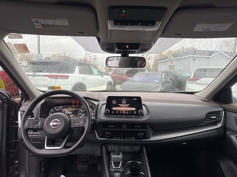 Used 2023 Nissan Rogue SV image 19