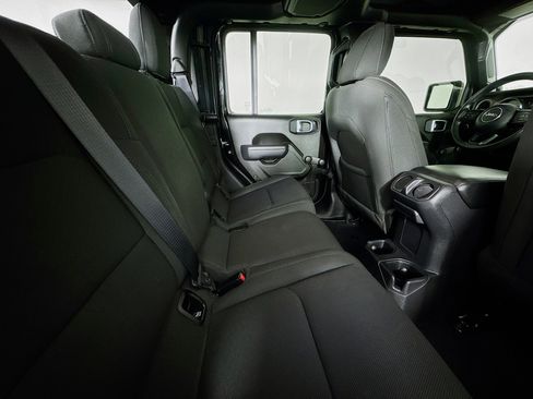 Used 2022 Jeep Gladiator Sport image 26