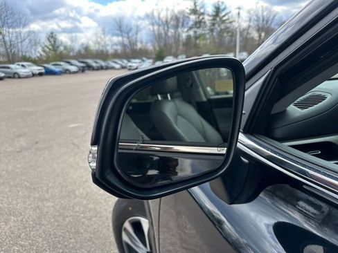 Used 2023 Toyota Highlander XLE image 17