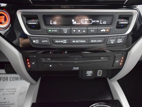 Used 2019 Honda Pilot Touring image 22