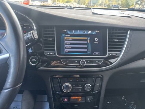 Used 2020 Buick Encore Preferred image 18