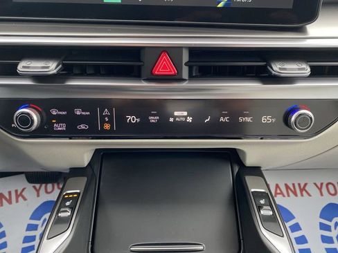 New 2025 Kia Sorento EX image 23