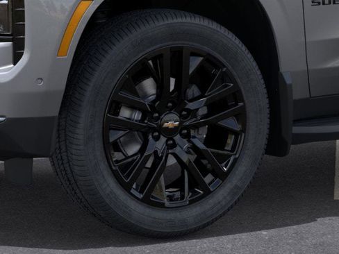 New 2025 Chevrolet Suburban Premier image 33