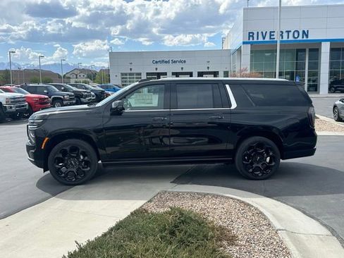 New 2026 Chevrolet Suburban High Country AWD/4WD image 21