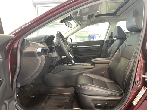 Used 2024 Nissan Altima 2.5 SL AWD/4WD image 8