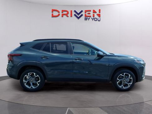 New 2026 Chevrolet Trax LT w/ Driver Confidence Package image 6