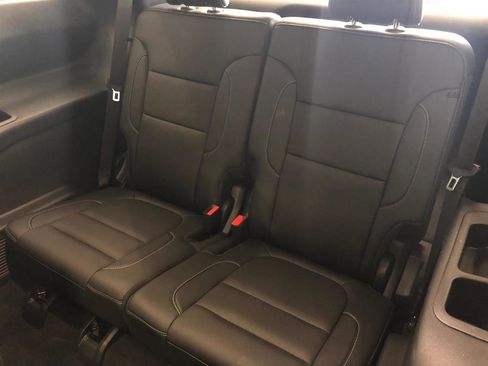 Used 2023 GMC Acadia SLT w/ Technology Package image 11