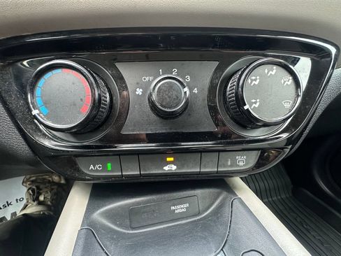 Used 2022 Honda HR-V LX image 13