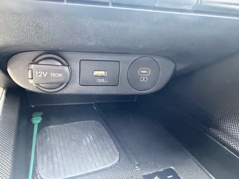 Used 2024 Hyundai Elantra Limited FWD image 38