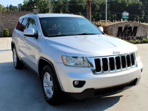 Used 2011 Jeep Grand Cherokee Laredo image 10