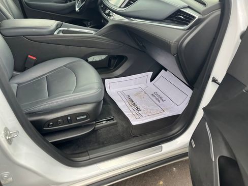 Used 2024 Buick Enclave Premium image 34