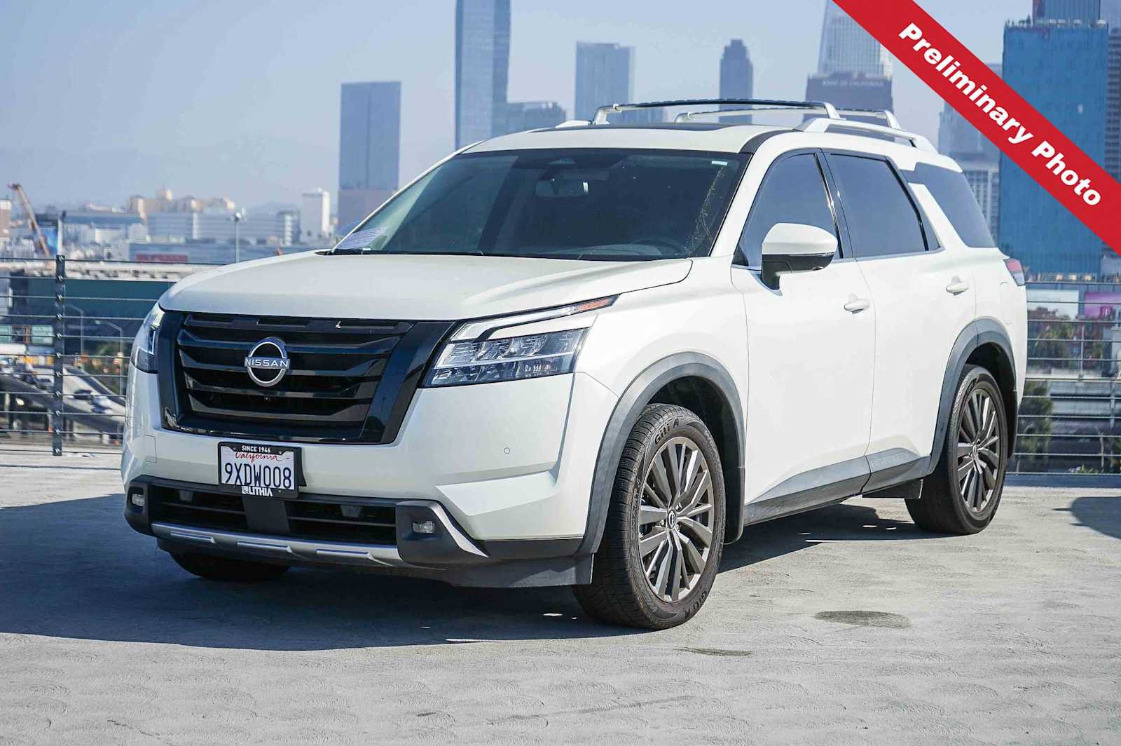 Used 2022 Nissan Pathfinder SL w/ SL Premium Package FWD image 1