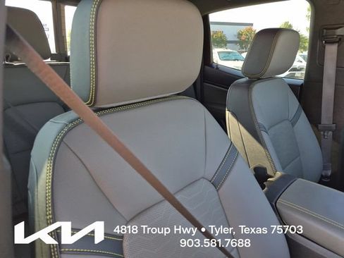 Used 2024 Chevrolet Colorado ZR2 w/ ZR2 Convenience Package III AWD/4WD image 15