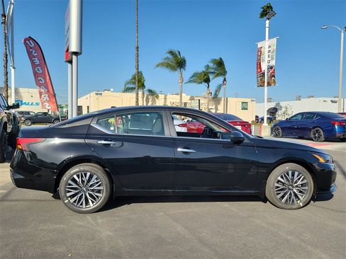 New 2025 Nissan Altima 2.5 SV image 21