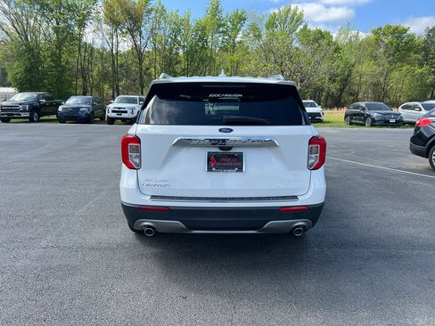 Used 2022 Ford Explorer Limited w/ Equipment Group 301A image 7
