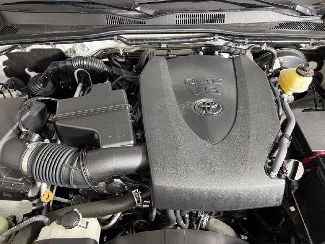 Used 2018 Toyota Tacoma Limited AWD/4WD image 21