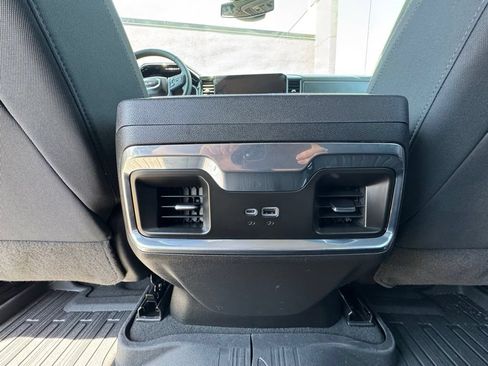 Used 2025 GMC Sierra 1500 Elevation w/ Preferred Package AWD/4WD image 36