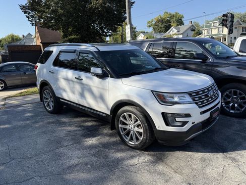 Used 2017 Ford Explorer Limited w/ Equipment Group 301A image 2