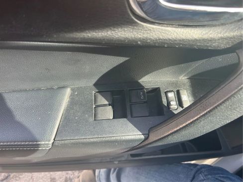 Used 2019 Toyota Corolla SE w/ Carpet Mat Package (TMS) image 30