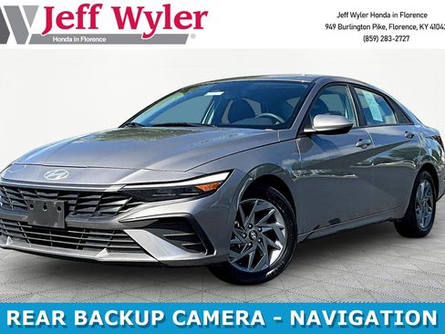 Used 2024 Hyundai Elantra SEL FWD image 1