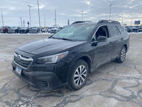 Used 2022 Subaru Outback Premium image 2