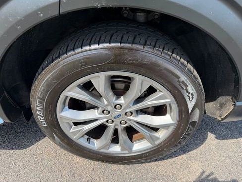 Used 2021 Ford Explorer XLT w/ Equipment Group 202A AWD/4WD image 14