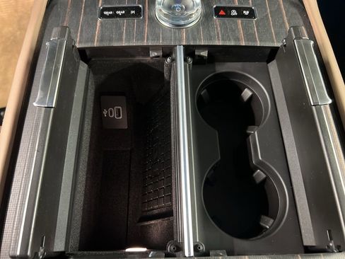 New 2026 Lincoln Navigator Black Label AWD/4WD image 17